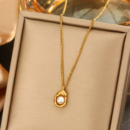 Pearl shell necklace