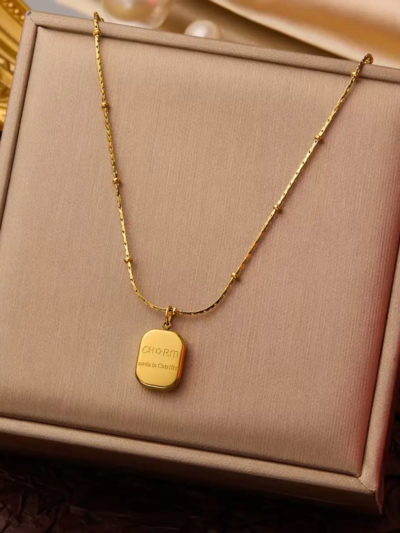 Charm pendant necklace