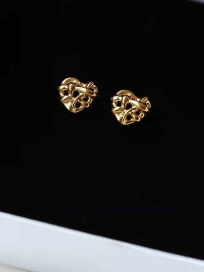 Mini heart ear studs