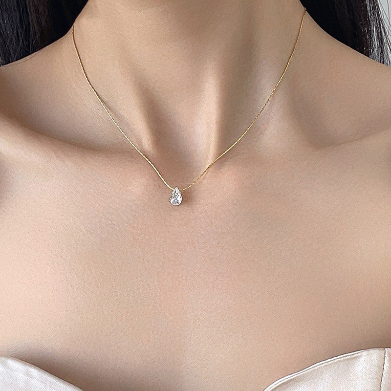 Tear Drop White Solitaire