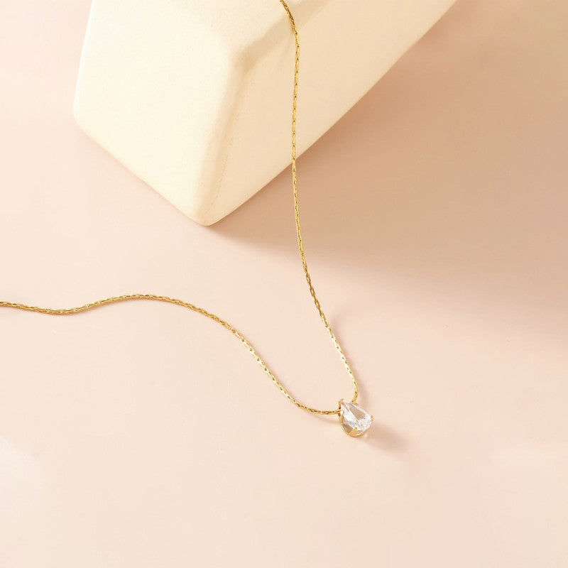 Tear Drop White Solitaire - Image 3