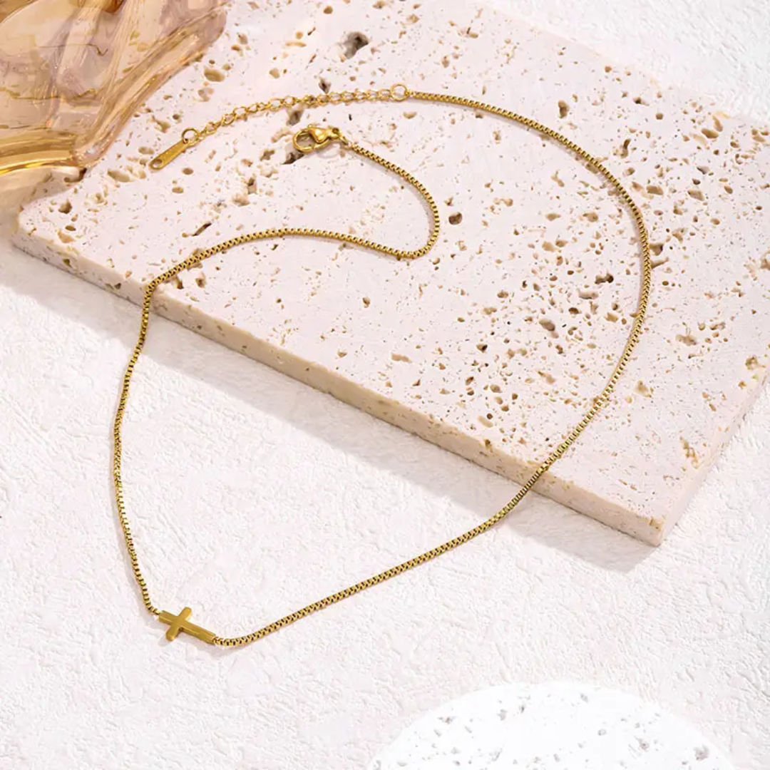 Clavicle Minimal cross necklace - Image 3